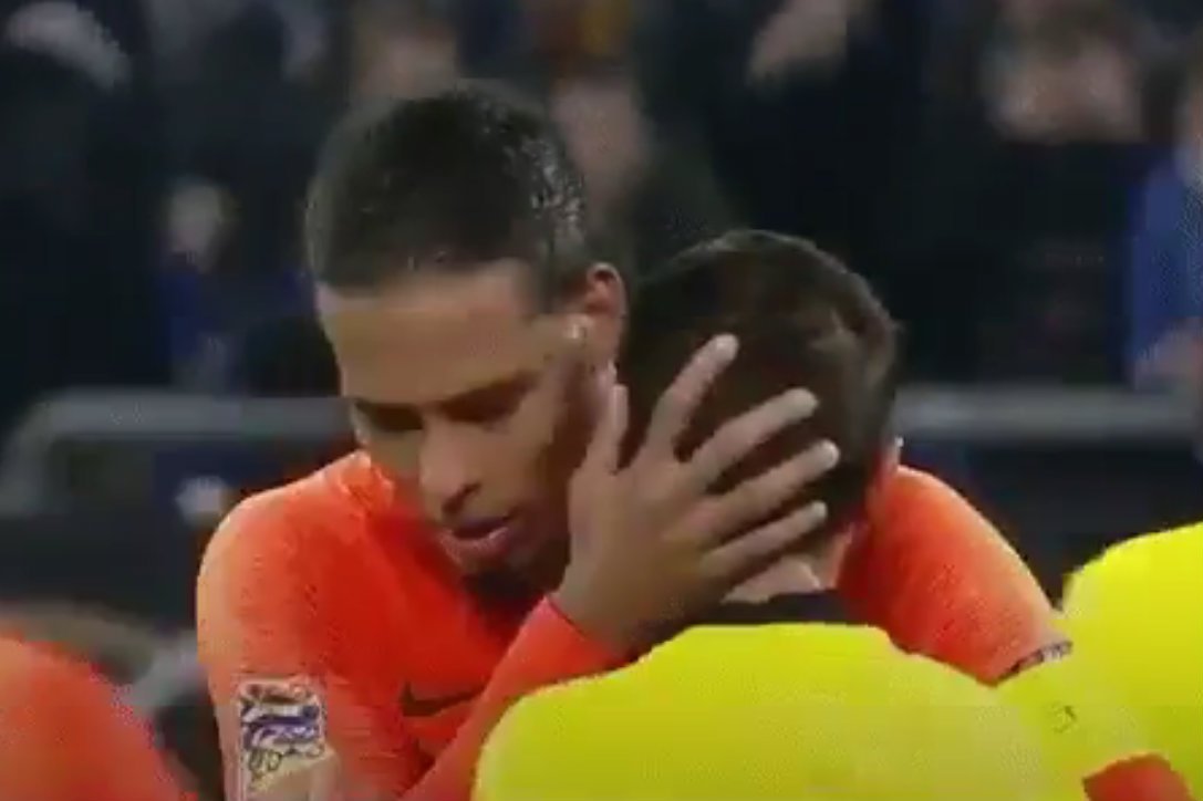 Sędzia z Rumunii Ovidiu Hategan w przerwie meczu otrzymał tragiczną wiadomość.