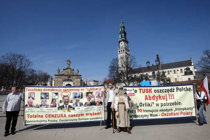 Pielgrzymka zwolenników o. Rydzyka na Jasnej Górze