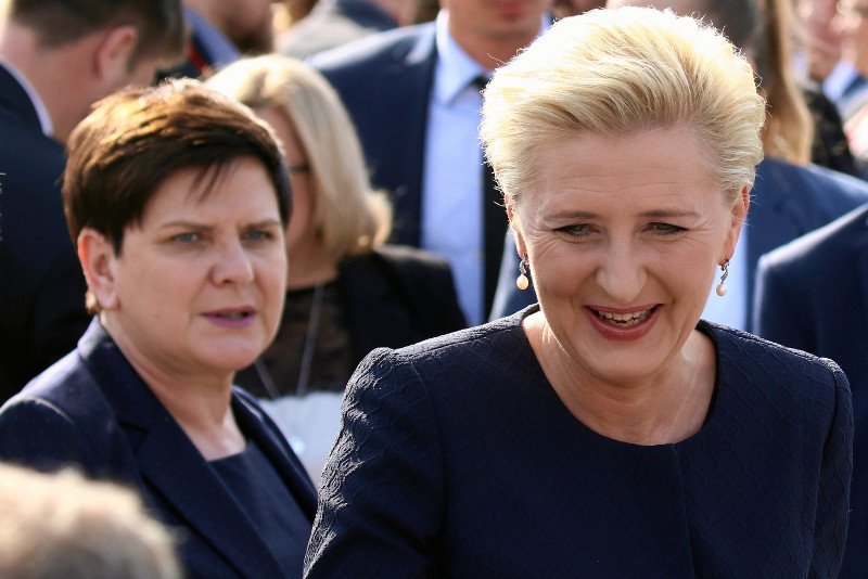 "Super Express" zapytał, która z pań w polityce miałaby szanse na prezydenturę. Beata Szydło oraz Agata Kornhauser-Duda zajęły odpowiednio 2. i 3. miejsce.