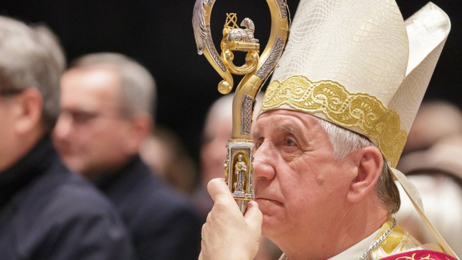 List abp. Andrzeja Dzięgi ujawniony. Ukrywa powód rezygnacji?