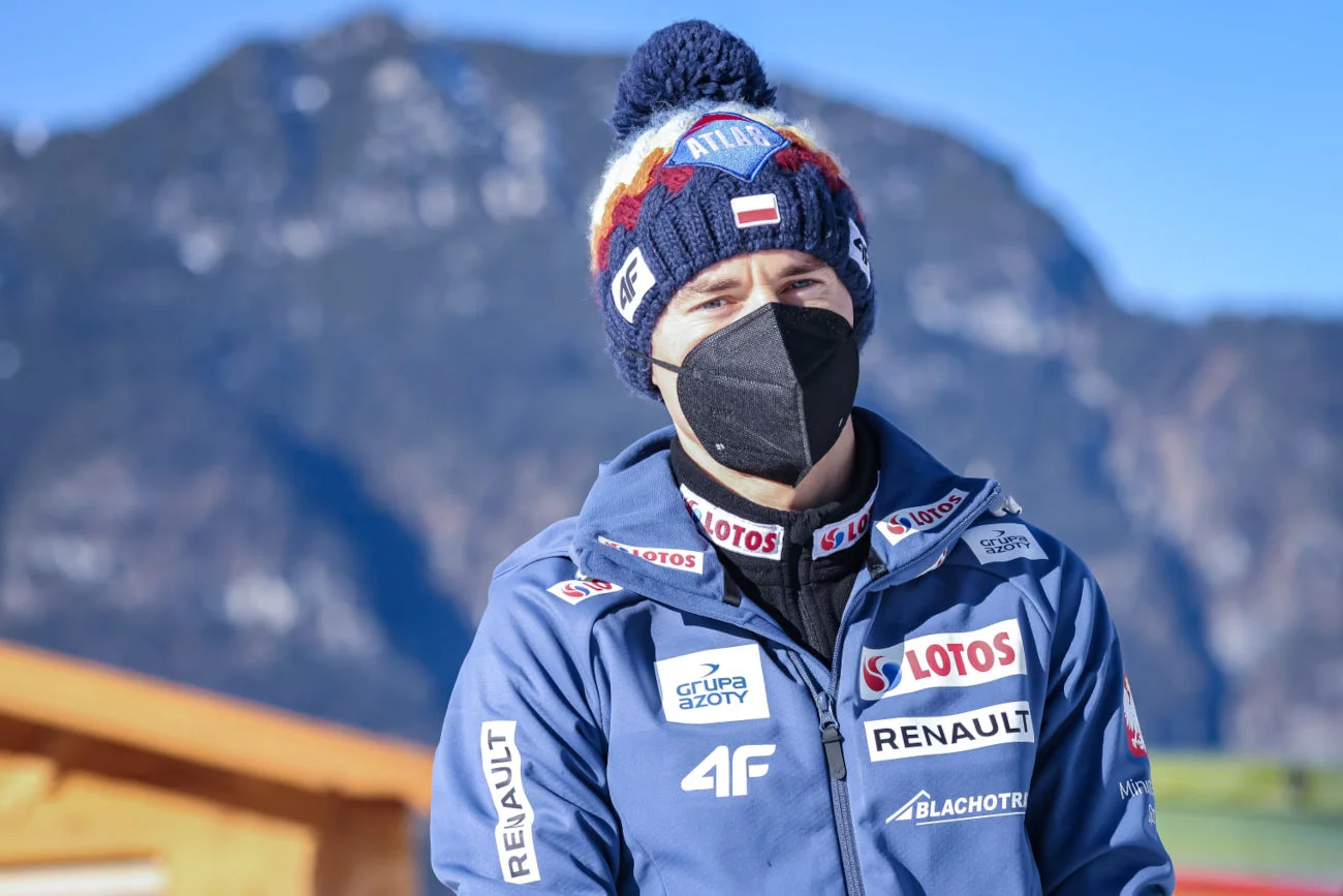 Kamil Stoch w serii próbnej zaniepokoił swoim skokiem. Pogrążył się za to w późniejszych kwalifikacjach...