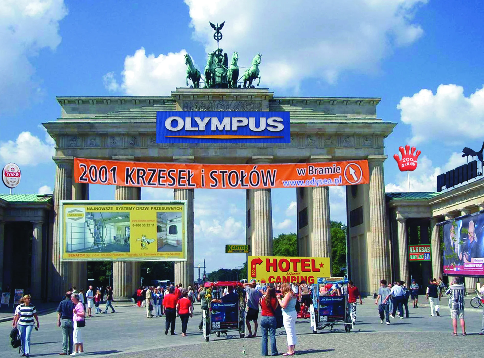 Polski outdoor na słynnych budynkach, fotomontaż Elżbiety Dymnej i Marcina Rutkiewicza, 2009, dzięki uprzejmości MiastoMojeAwNim.pl