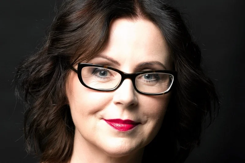 Dr hab. Agata Bielik–Robson udzieliła wywiadu, w którym broni liberalizmu przeciwstawiając go zgubnym jej zdaniem koncepcjom PiS i Lewicy. Rozmowa, którą przeprowadził Grzegorz Sroczyński, jest gorącym tematem politycznego Twittera.