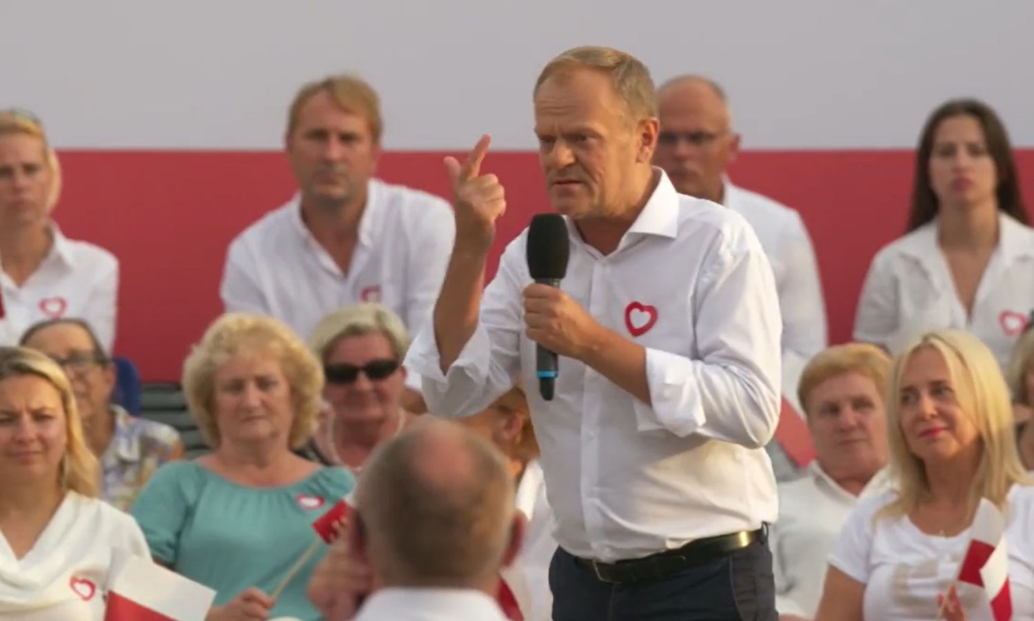 Donald Tusk spotkał się z mieszkańcami Włocławka. Apelował o pójście na wybory parlamentarne i pokonanie Kaczyńskiego.