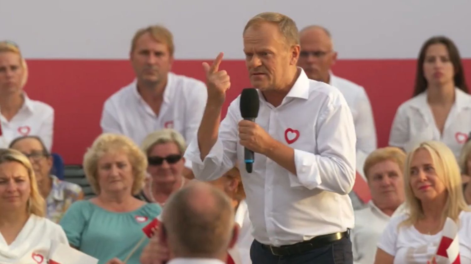 Donald Tusk spotkał się z mieszkańcami Włocławka. Apelował o pójście na wybory parlamentarne i pokonanie Kaczyńskiego.