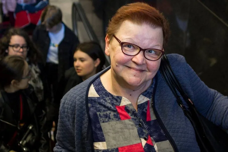 Pani Danuta mnóstwo czasu spędza z młodymi ludźmi, którzy ją inspirują. Spotkania filozoficzne Zakonu Feniksa odbywają się w jej domu
