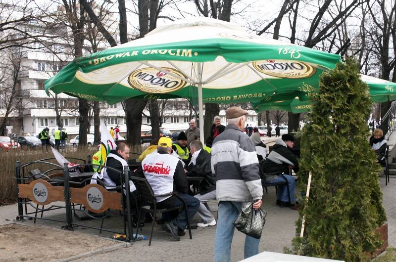 Związkowcy w okolicach Sejmu