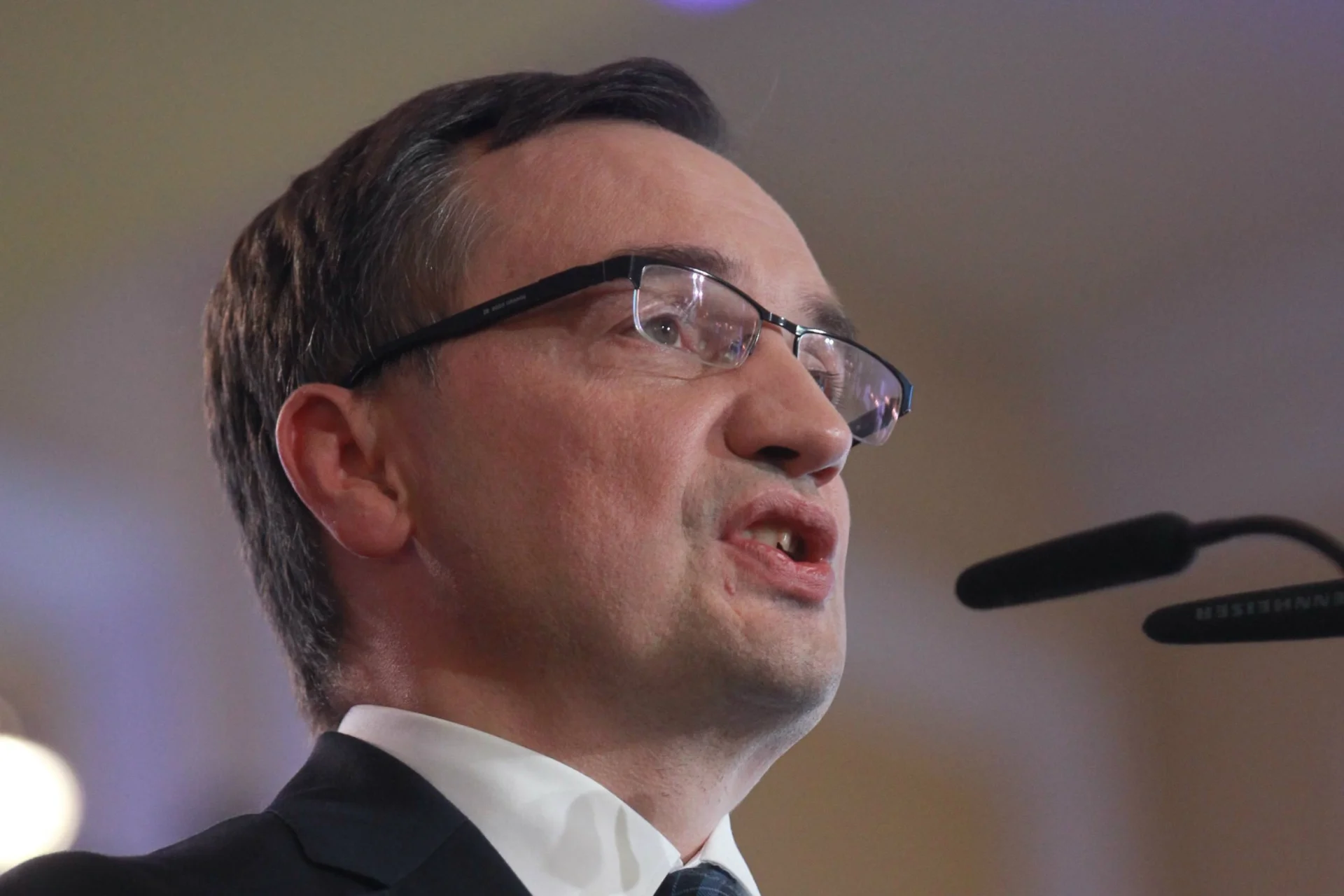 Zbigniew Ziobro odpowiedział na okrzyki "Konstytucja!" czy "Wolne sądy!".