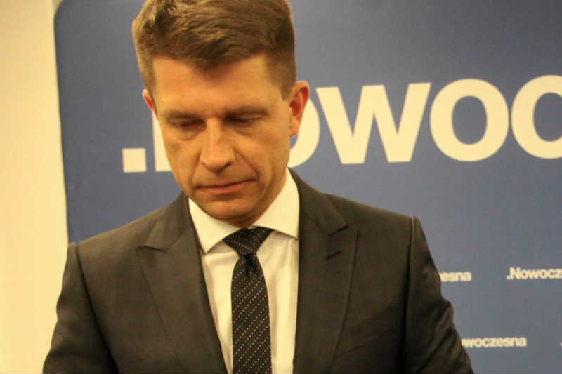 Ryszard Petru będzie musiał ostro tłumaczyć się z wyjazdu na Maderę.