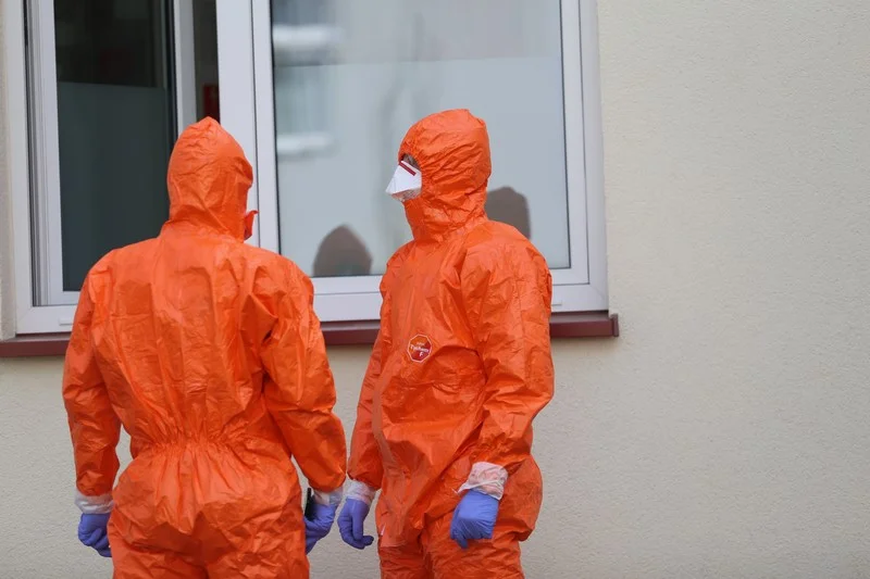 W Polsce przeprowadzanych jest coraz mniej testów na koronawirusa. Lekarze ze szpitala w Szczecinie.