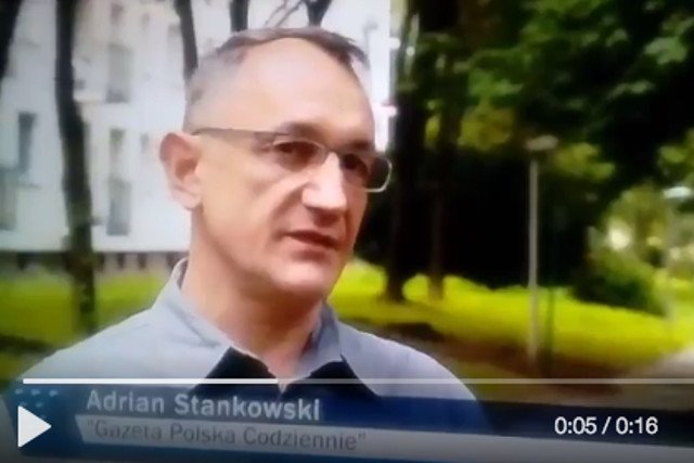 Ekspertem "Wiadomości" był pracownik związanej z PiS "Gazety Polskiej Codziennie". Porównał PO do mafii, a Romana Giertycha do adwokata mafii.