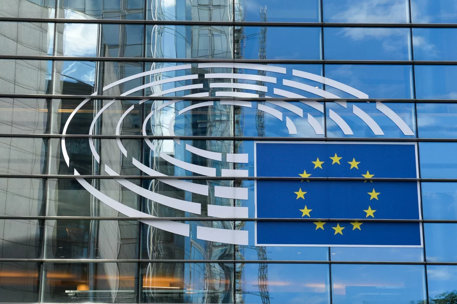 PE zagłosował ws. polskiego KPO.