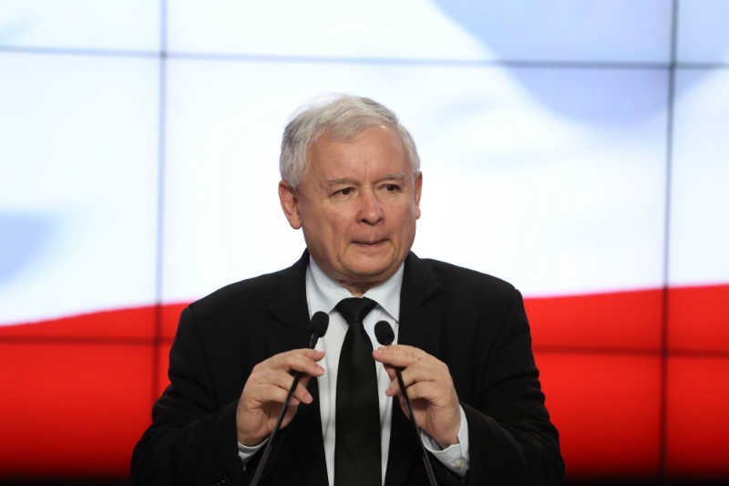 Jarosław Kaczyński ponoć "wściekł się" na autorów ustawy o podwyżkach na polityków.