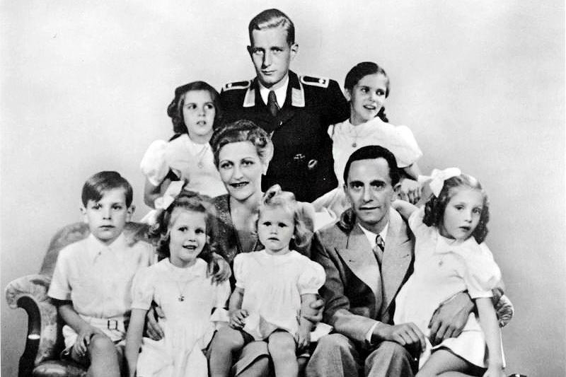 Harald Quandt z ojczymem Josephem Goebbelsem, matką Magdą i młodszym rodzeństwem. Po wojnie przejął nie tylko dziedzictwo Goebbelsa, ale i spadek po ojcu, którym był biznsmen Guenther Quandt.