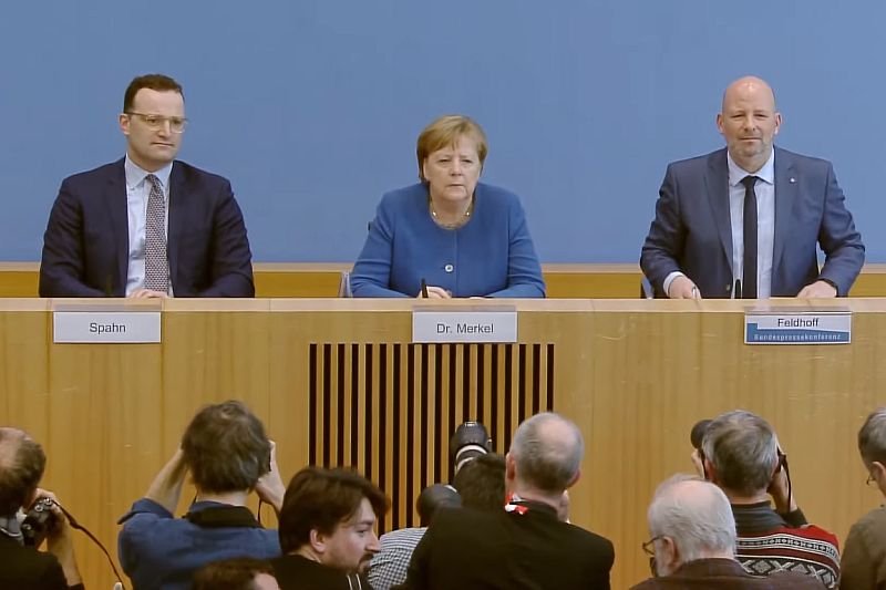 Rząd Niemiec może pochwalić się wyjątkowo niskim odsetkiem ofiar śmiertelnych wśród zakażonych koronawirusem.