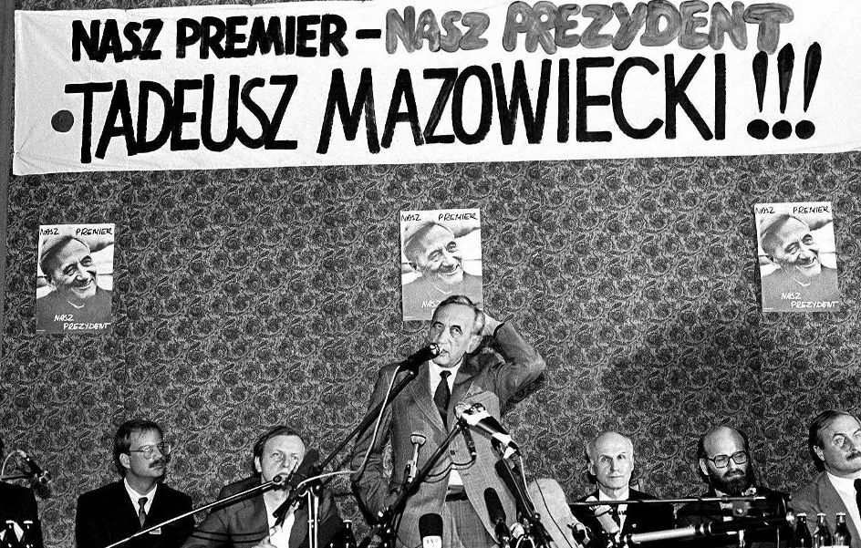 Tadeusz Mazowiecki w czasie kampanii prezydenckiej, 1990 rok.