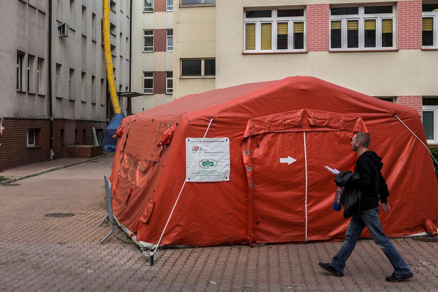 "DGP": rząd nie wyklucza wprowadzenia stanu klęski żywiołowej.