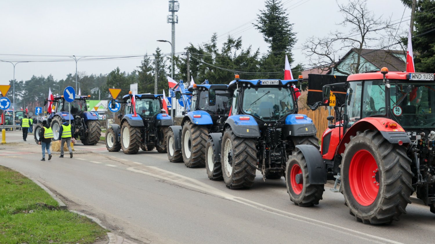 Myśleliście, że po podpisaniu uzgodnienia skończą się blokady rolników? Nic z tych rzeczy.