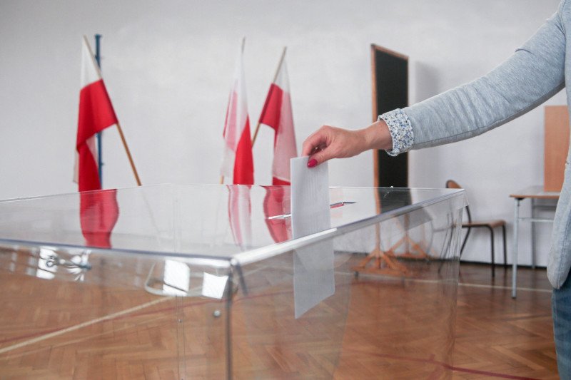 Pensjonariuszki z Domu Pomocy Społecznej w Tykocinie miały głosować na PiS – na podstawie kartek z nazwiskami, które miały ze sobą. (zdjęcie ilustracyjne)
