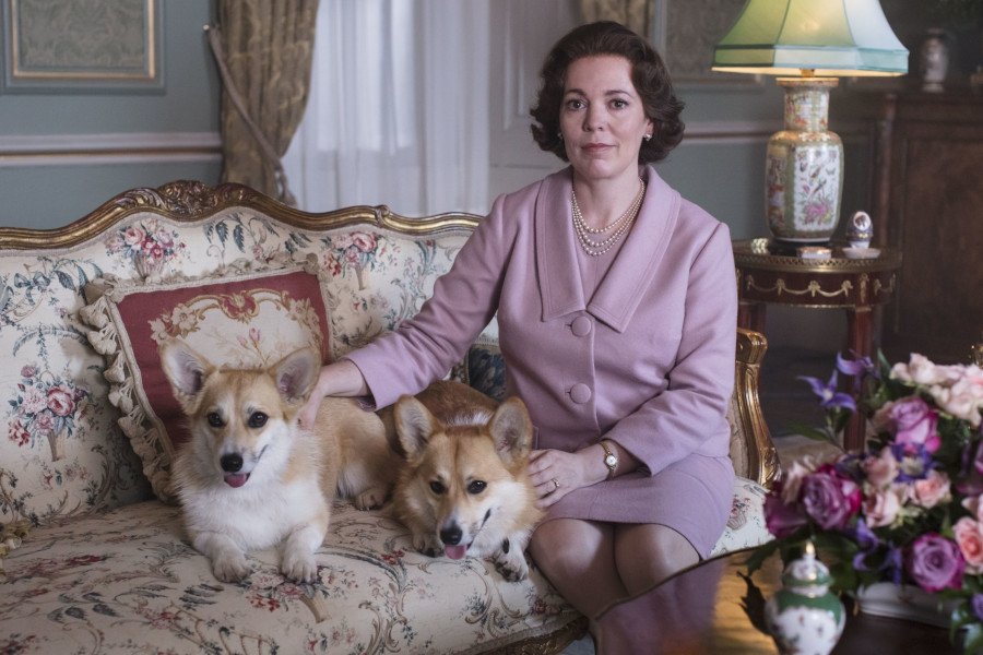 W starszą królową wcieliła się nagrodzona Oscarem Olivia Colman