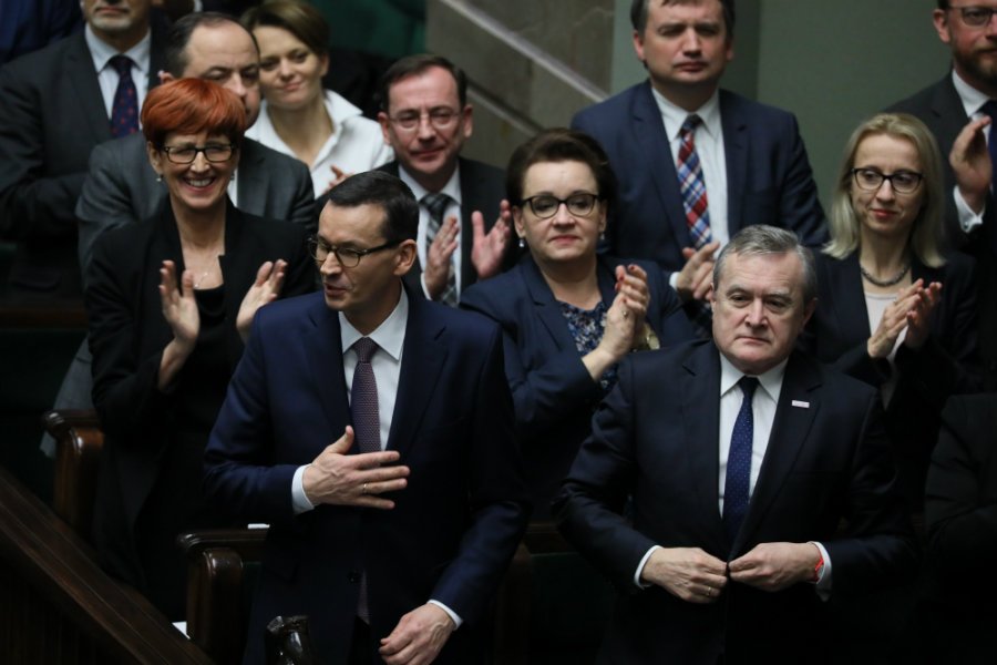 Mateusz Morawiecki obronił swój rząd.