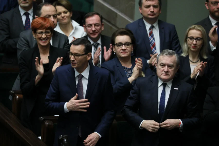 Mateusz Morawiecki obronił swój rząd.