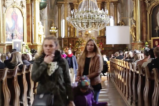 W niedzielę 3 kwietnia kobiety ostentacyjnie wychodziły z kościoła na znak protestu. Nie zgadzały się z apelem Episkopatu o ochronę życia, niezależnie od okoliczności.