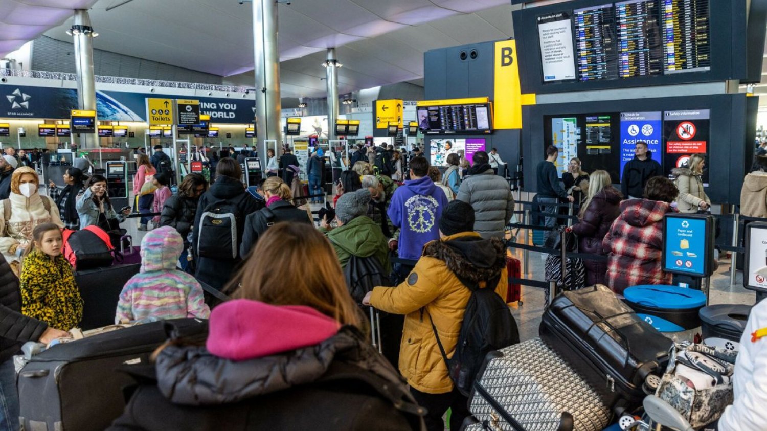 Lotnisko Londyn Heathrow zamknięte. Loty z Polski odwołane Odwołane loty z Polski