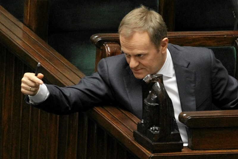 Najnowszy sondaż: partia Tuska może przegrać wybory.