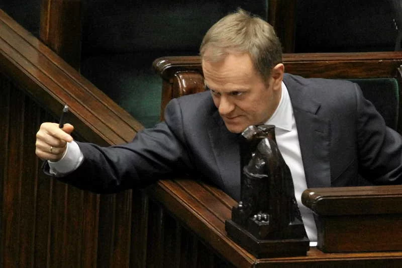 Najnowszy sondaż: partia Tuska może przegrać wybory.