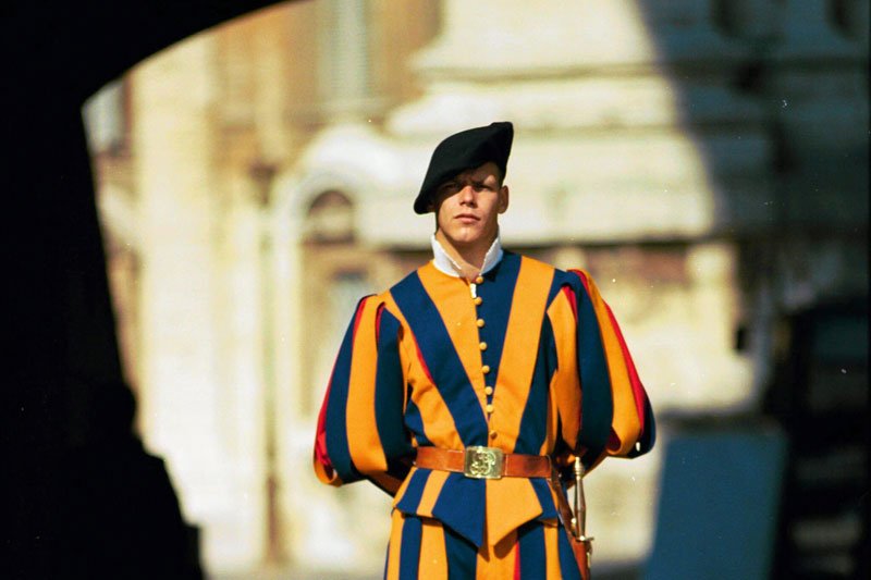 Watykański wymiar sprawiedliwości skazał polskiego księdza Bronisława Morawca za oszustwa finansowe.