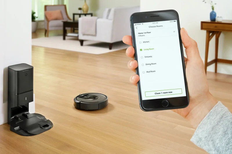 iRobot Roomba i7 ze stacją dokującą i aplikacją do zdalnej kontroli