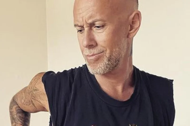 Nergal nagrał zachowanie gwiazd na urodzinach Andrzeja Piasecznego. Teraz komentuje skandal.