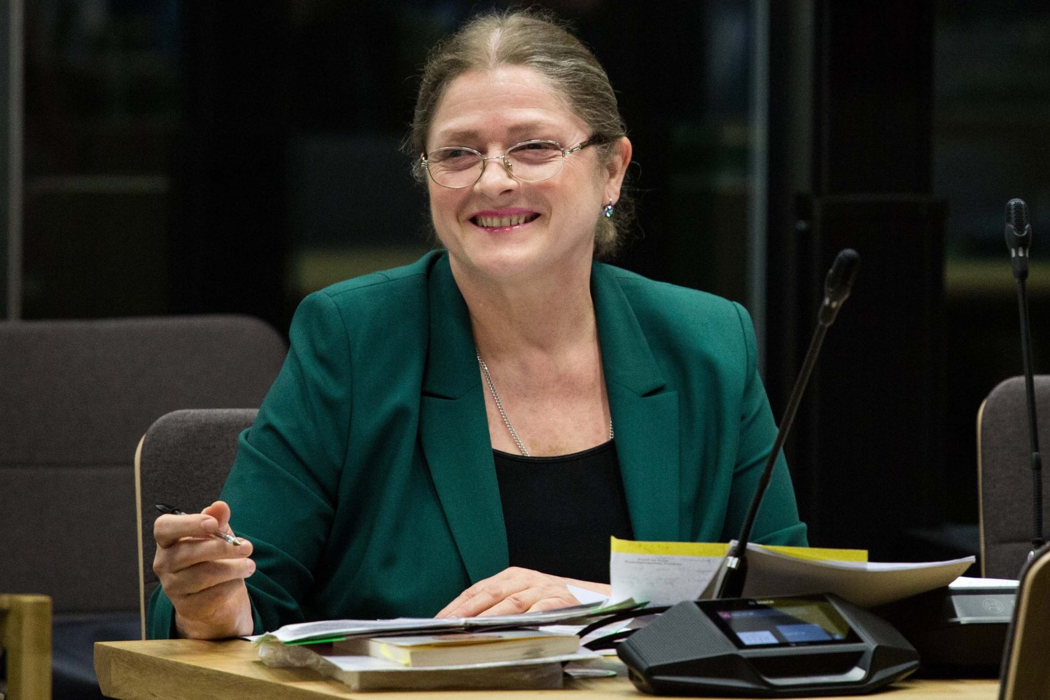 Krystyna Pawłowicz domaga się oddania polskich zbroi i atakuje Szwedów na Twitterze.