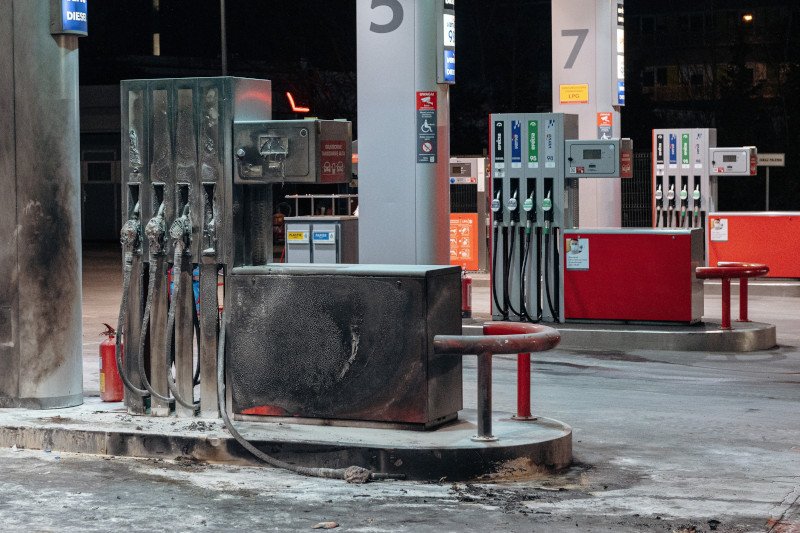 Mężczyzna, który podpalił się na stacji Orlen jest podejrzany o zabójstwo.