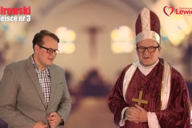 Kandydat Lewicy przebiera się za księdza i w swoim spocie proponuje rozdział państwa od kościoła