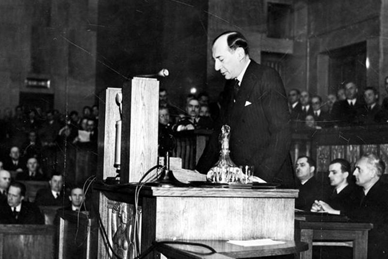 Józef Beck podczas przemówienia w Sejmie 5 maja 1939 roku... "Tą rzeczą jest honor"