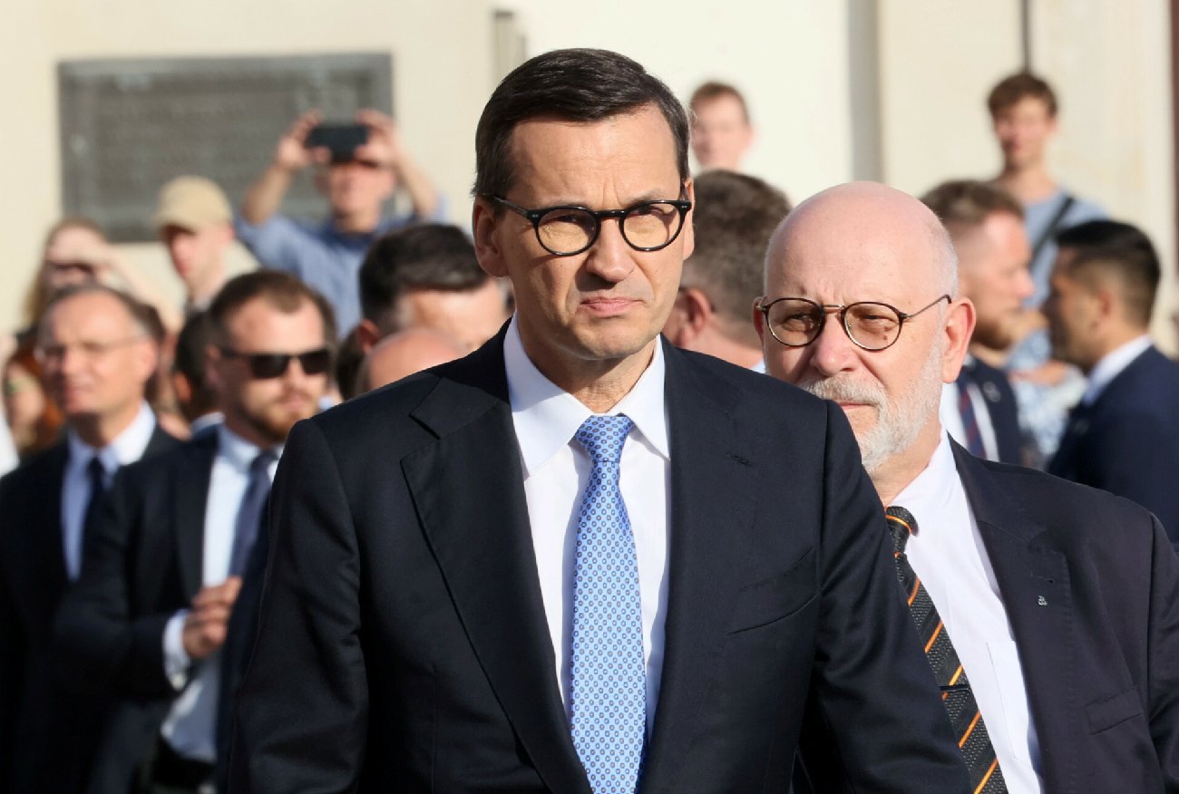 Morawiecki nagle napisał o śniętych rybach. "Strzelacie ślepakami".
