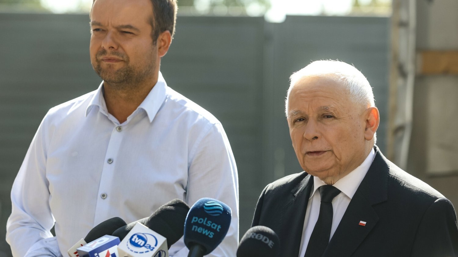 Sondaż. Tak Polacy ocenili krytykę PiS ws. Tuska i powodzi.