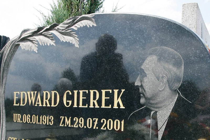 SLD chce, by rok 2013 był rokiem Edwarda Gierka. 6 stycznia przypada setna rocznica jego urodzin. Na zdjęciu nagrobek zmarłego w 2001 roku polityka.