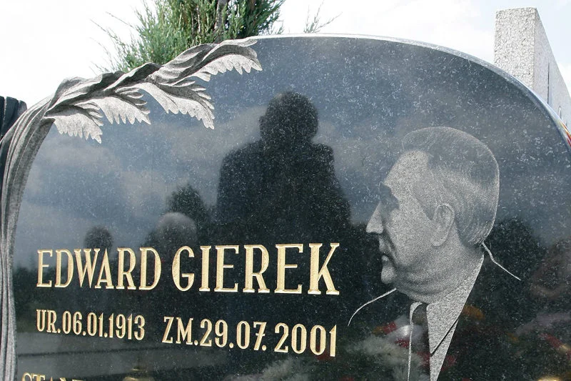 SLD chce, by rok 2013 był rokiem Edwarda Gierka. 6 stycznia przypada setna rocznica jego urodzin. Na zdjęciu nagrobek zmarłego w 2001 roku polityka.