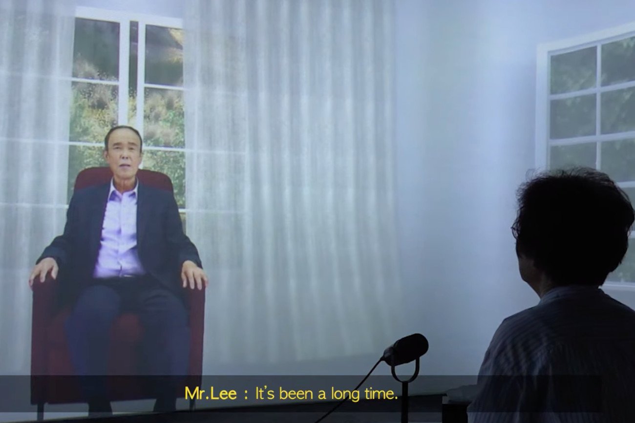 "Rozmowa ze zmarłymi" z wykorzystaniem sztucznej inteligencji budzi kontrowersje.