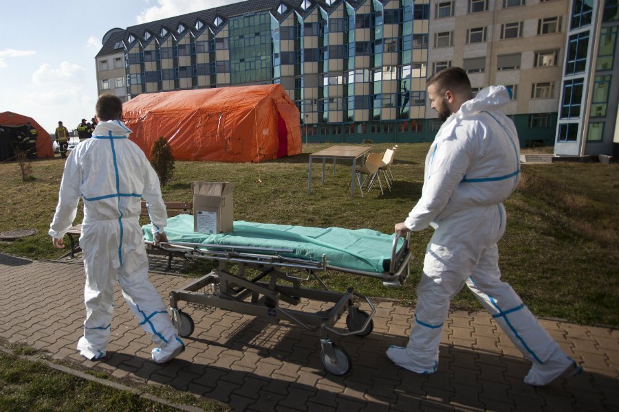 Wiadomo coraz więcej o pacjencie zakażonym koronawirusem z Raciborza.