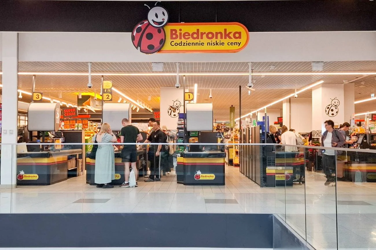 Biedronka – gigantyczna promocja na mleko i kiełbasę