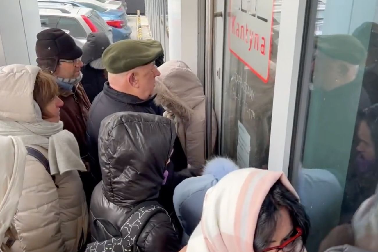 Kolejka do punktu wizowego w Rzeszowie, 8 marca 2022 roku.