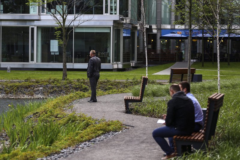 Podnosić pensje i opodatkować bogatych? Ekonomistka odpowiada Belce: Pracodawca płaci dziś masę danin