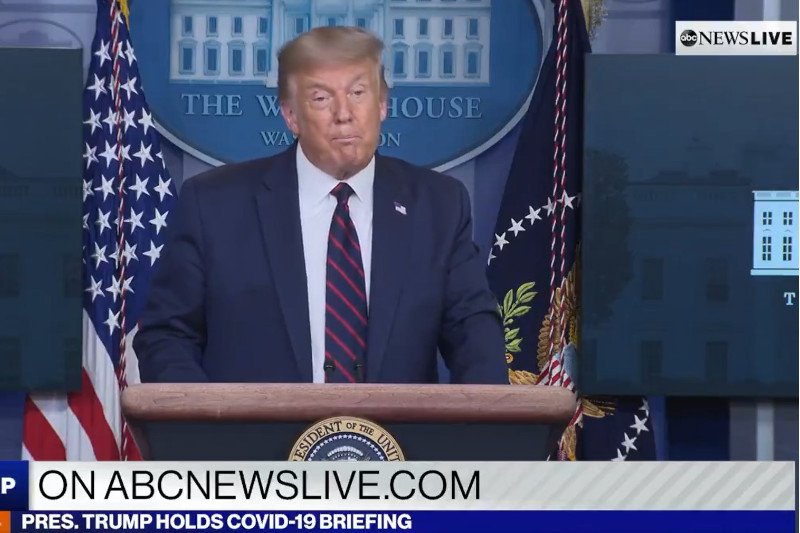 Donald Trump ocenił, co jego zdaniem stało się w porcie w Bejrucie.