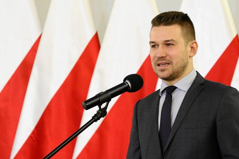 Andrzej Grzegrzółka próbował tłumaczyć, o co chodzi z anulowanym głosowaniem w Sejmie.