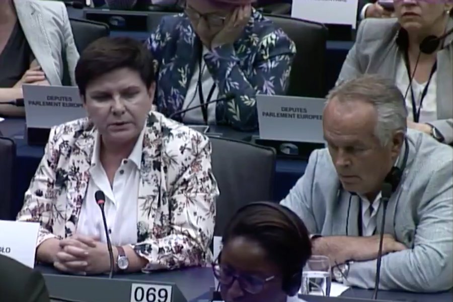 Beata Szydło wyraziła zaniepokojenie tym, że - jak się wyraziła - łamane są wartości europejskie.