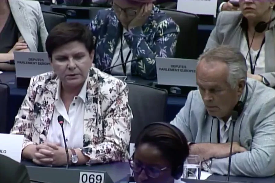 Beata Szydło wyraziła zaniepokojenie tym, że - jak się wyraziła - łamane są wartości europejskie.